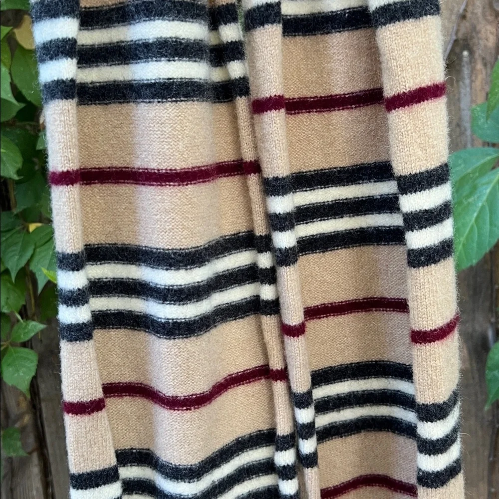 🐑Lambswool Nova Stripe Beige/Black/Maroon Rolled Edges Scarf | Burberry London